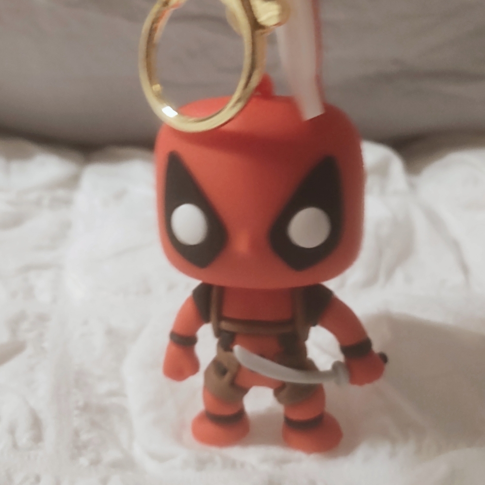 Deadpool Keychain - Picture 5 of 7